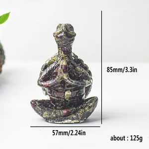 Figurine de tortue zen en méditation faite de gravier de cristal naturel et de résine