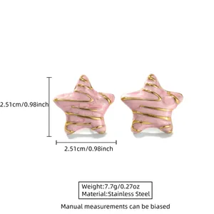 Boucles d'oreilles étoile marbre rose avec détails dorés et mesures en acier inoxydable