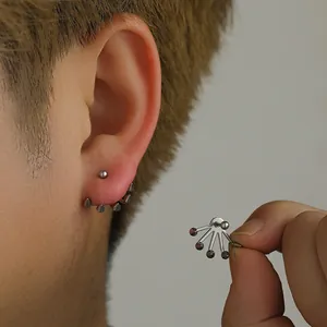 Pendientes punk de acero inoxidable con un diseño de abanico con cinco puntas afiladas
