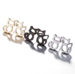 Ensemble de boucles d'oreilles silhouette chat en finitions dorée, noire mate et argent