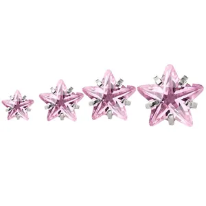 Boucles d'oreilles étoiles en acier titane avec zircon rose en quatre dimensions