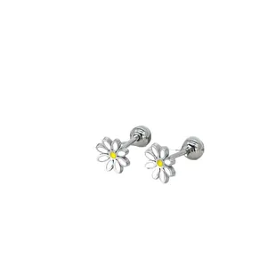 Minimalistische Gänseblümchen-Ohrstecker aus Edelstahl mit weißen Blütenblättern