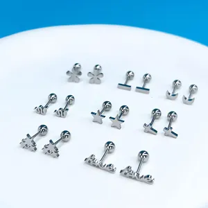 Pendientes de Cartílago de Acero Inoxidable Cruz Estrella Luna Love Letra Joyería de Piercing Plata Pequeña para Mujer