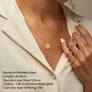 Minimalistischer 14K vergoldeter Oval-Anhänger aus Edelstahl mit Gravurmöglichkeit für Damen