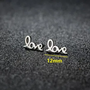 Boucles d'oreilles love minimalistes en acier inoxydable argenté de 12 mm de large