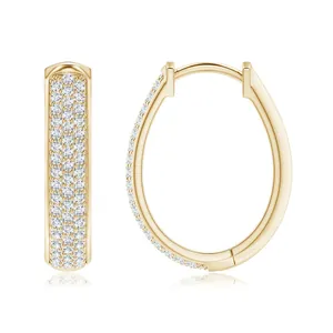 U-förmige Gold-Creolen mit weißem Zirkonia-Pavé für einen modern-eleganten Look