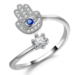 Anello regolabile in argento con mano di Fatima e malocchio decorato con cristalli lucidi