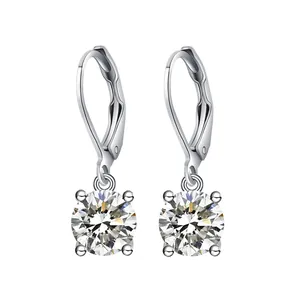Élégantes boucles d'oreilles dormeuses avec grand oxyde de zirconium rond et griffes en argent