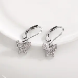 Boucles d'oreilles papillon en argent avec zircons micro-pavés et fermoir levier