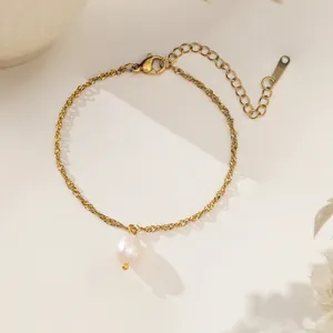 18K gold twist chain necklace with freshwater pearl pendant and lobster clasp