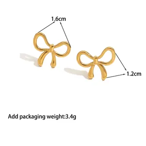 14K vergoldete Schmetterling Ohrstecker in Matt-Optik, Größe 1,6cm mal 1,2cm