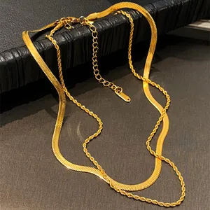 Collier double couche en acier inoxydable doré avec maille serpent plate et chaîne torsadée