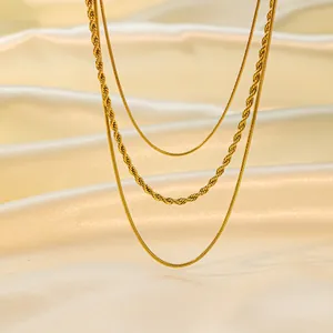 Parure de colliers multicouches en acier inoxydable plaqué or 18k avec mailles serpent
