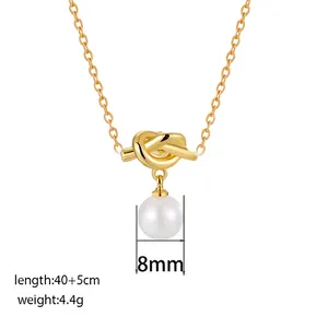 Goldene Edelstahlkette mit ineinandergreifendem 8mm Süßwasserperlenanhänger für Damen