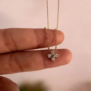 Joyas de Trébol de Acero de Titanio con Circonia Incrustada Collar con Colgante y Pendientes para Mujer