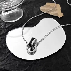Collar hip hop para hombre con colgante de doble anillo entrelazado en plata y negro