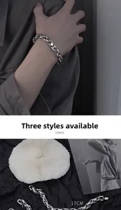 Nahaufnahme des industriellen Titanstahl-Kettenarmbands in Silber mit 17 cm Längenangabe