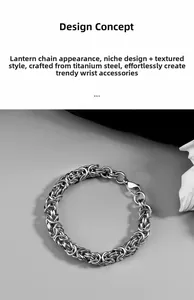 Makro-Detail des silbernen Byzantiner-Gliederarmbands aus robustem Titanstahl-Material