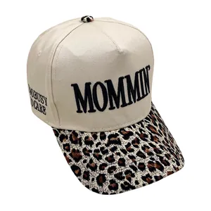 MOMMIN Stickerei Baseballkappe mit cremefarbener Krone und Leopardenmuster Schirm für Sonnenschutz