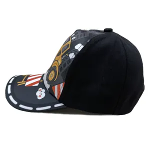 Kinder Baseballkappe in Schwarz mit Bagger-Motiv und flachem Schirm als Sonnenschutz