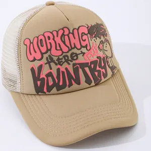 Gorra trucker caqui con letras WORKING impresas y malla transpirable para hombre y mujer
