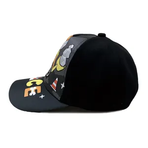 Cappellino da baseball nero per bambini con stampe di bulldozer e lettere 3D