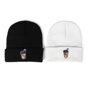 Bonnets en tricot classiques noir et blanc avec broderie SHAKE colorée pour l'hiver
