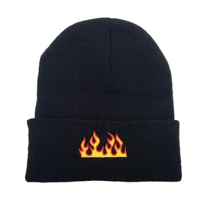 Berretto Beanie Unisex Hip Hop con Ricamo Fiamma Cappello a Maglia Invernale Caldo Streetwear in Morbido Acrilico per Uomo Donna