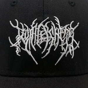 Casquette de baseball punk gothique noire avec broderie blanche 3D style métal