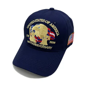 Détail de la broderie aigle doré et drapeau US sur casquette marine 250ème anniversaire