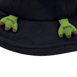Bob noir à motif grenouille avec griffes de monstre vertes et broderie Good élégante