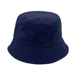 Vista superior de sombrero de pescador azul oscuro en algodón con ala cosida y copa plana
