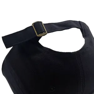 Casquette de baseball en coton noir vue arrière avec boucle réglable en bronze