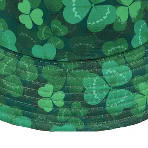 Chapeau bob vert pour la Saint-Patrick avec imprimé trèfles et motifs de trèfle en cœur