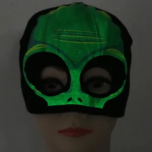 Luminous alien knit mask in black with neon green glow for Halloween parties
