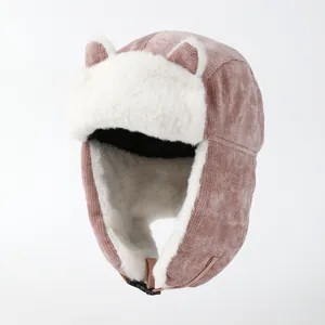Roze wintermuts met kattenoren, fleecevoering en verstelbare kinband voor dames