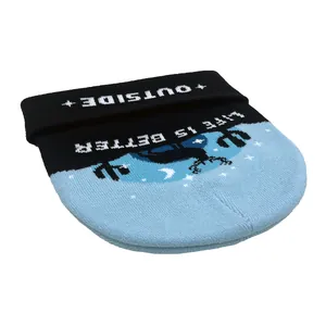 Bonnet en maille d'hiver avec motif d'élan et texte 'Life is Better' bleu et noir