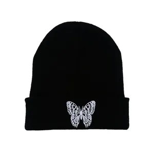 Berretto in Maglia Nero con Ricamo Farfalla Invernale Caldo in Acrilico per Uomo Donna Hip Hop Streetwear Copricapo
