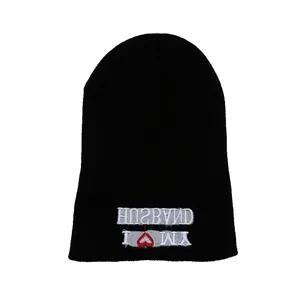 Bonnet en tricot noir pour l'hiver avec broderie blanche I Love My Husband