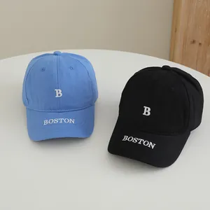 Casquettes de baseball enfant bleu ciel et noir avec broderie Boston en coton