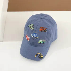 Cappellino da baseball per bambini in denim blu con ricami di veicoli da cantiere
