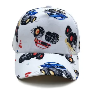 Weiße Kinder-Baseballkappe aus Baumwolle mit bunten Cartoon-Monster-Truck-Stickereien