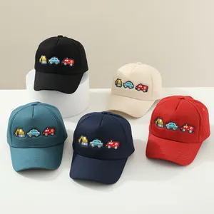 Casquette de baseball pour enfants avec broderie de véhicule en plusieurs couleurs