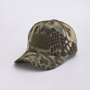 Detailansicht der Python-Camo Taktik-Kappe mit Klettverschluss und Mesh-Einsätzen