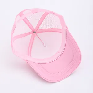 Rosa atmungsaktive Mesh-Trucker-Kappe mit dekorativem Seil und robuster Innenstruktur