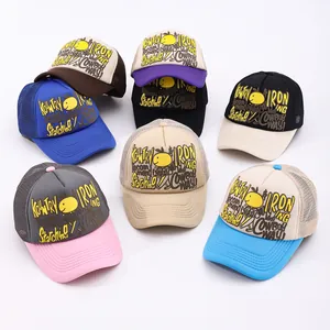 Casquettes trucker en maille multicolore avec broderie Kountry Ironing unisexe