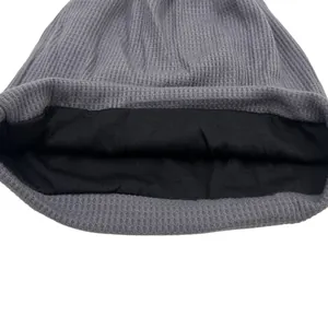 Graue Strickmütze mit Waffelmuster und schwarzem Thermofutter für Damen und Herren