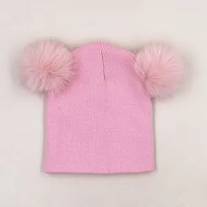 Bonnet d'hiver rose pour filles avec deux pompons en fausse fourrure de renard sur le dessus