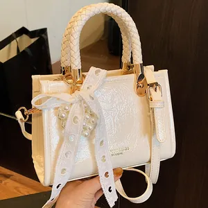 Kleine Vierkante Crossbodytas Voor Dames Gerimpeld Kunstleer Handtas Met Geweven Handvat Parelhart Kantstrik Stedelijke Stijl