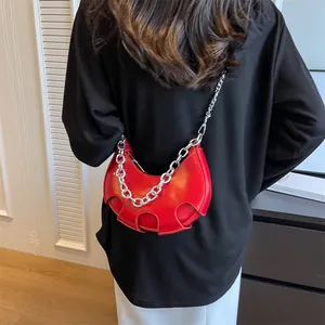 Borsa a Mezzaluna Donna alla Moda Pelle PU Design Traforato Catena in Metallo Argento Borsa a Tracolla Accessorio Moda